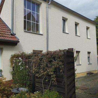 Hofansicht des vermieteten EFH