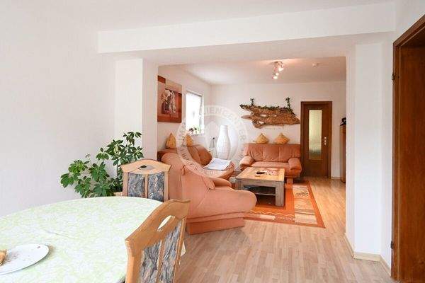 Wohn-/ Essbereich (Blick 1)