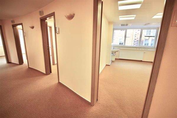 Flur/Behandlung/Büro