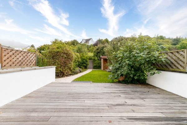 Terrasse und Garten.jpg