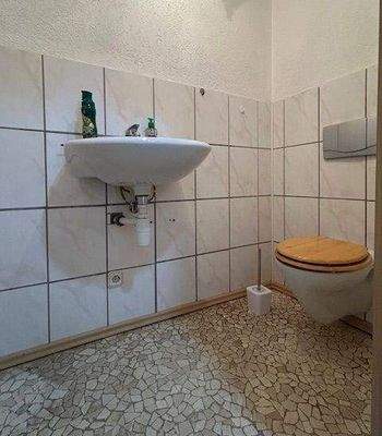 Gästetoilette im OG