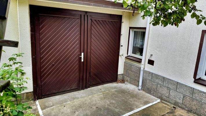 Außenansicht Garage