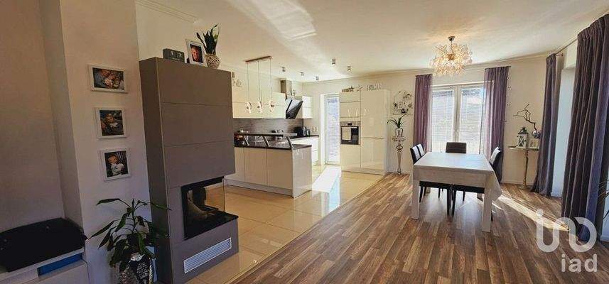 31 Wohnzimmer mit Kamin