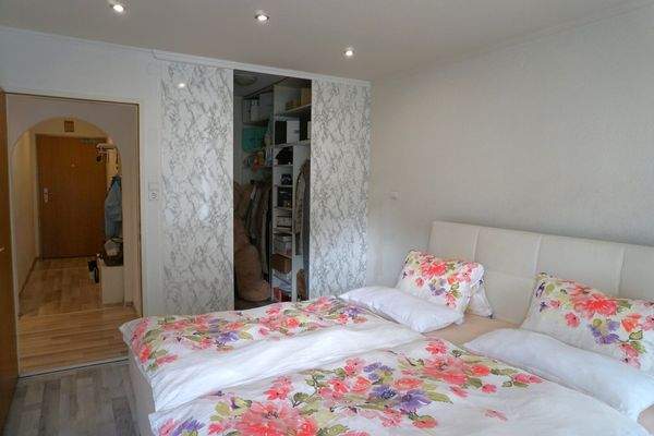 Zimmer 3 mit begehbarem Schrank