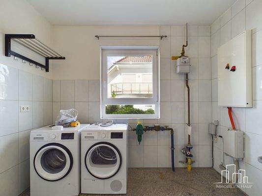 CAM02839G0-PR0162-STILL004