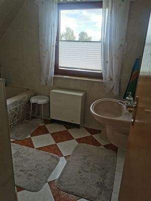 Badezimmer mit Wanne