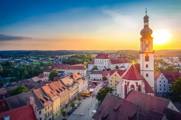 sonnentuntergang-in-der-altstadt-von-sulzbach-rose