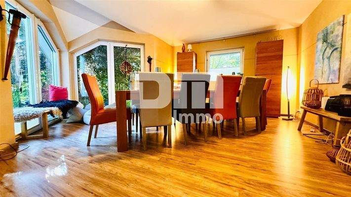 EG Wohn / Esszimmer / Kamin / Zugang Terrasse