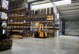 Halle C mit Palettenregal