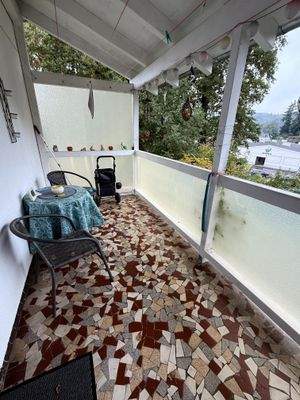 neu überdachter Balkon im EG
