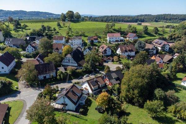 eingebettet im Ort &amp; im Grünen