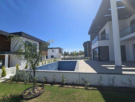 Detached Villas with Unblocked Sea and Mountain Views in Girne