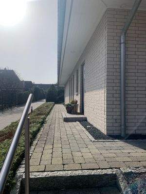 Nebeneingang zum eh. Salon