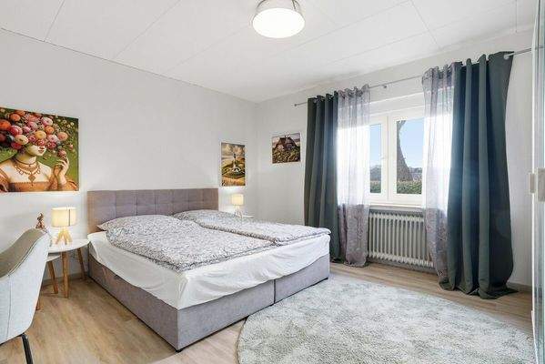 Schlafzimmer II EG