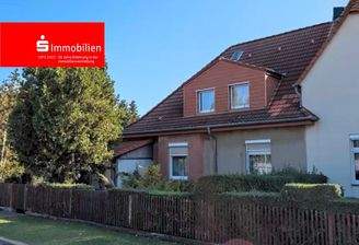 KI-generiert: Straßenansicht