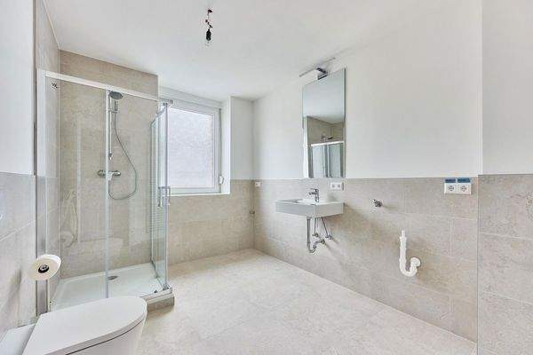 Tageslichtbad mit Handtuchheiz