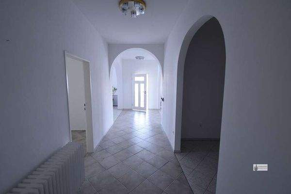 Zugangsflur EG von der Straße