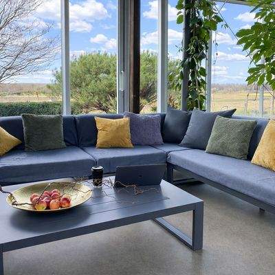 Entspannung mit Weitblick: Unsere Panorama-Lounge für Networking