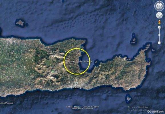 Meerblick-Grundstück mit Baugenehmigung in Agios Nikolaos