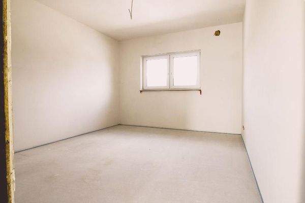 Schlafzimer mit Ankleidezimmer im Obergeschoss Bil