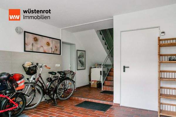 Treppenhaus/Eingangsbereich