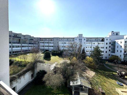 Blick vom Balkon.JPG