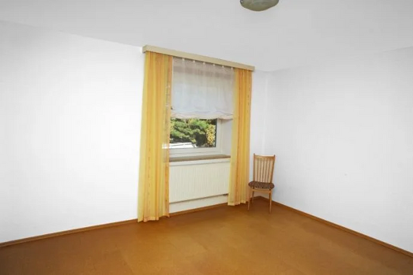 04 Schlafzimmer zum Fenster.png