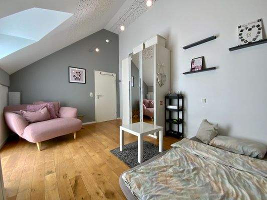 Schlafzimmer OG Rechts.