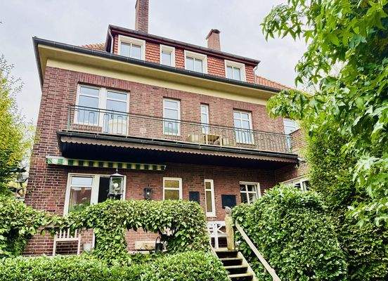 Blick vom Garten auf das Haus