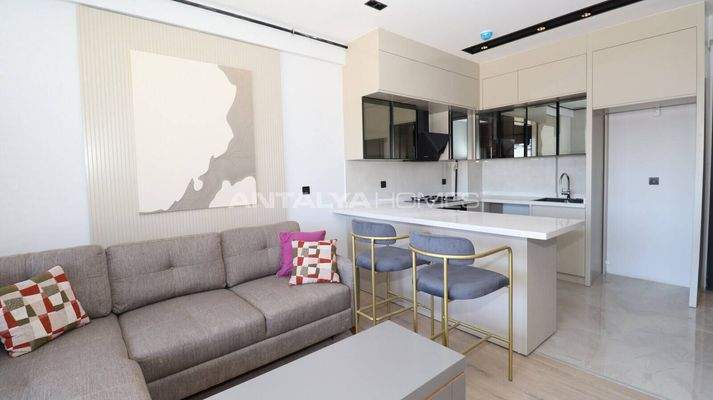 Flats in Complex near Main Street in Antalya Altintas