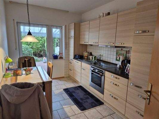 Küche mit Zugang zum Garten 2