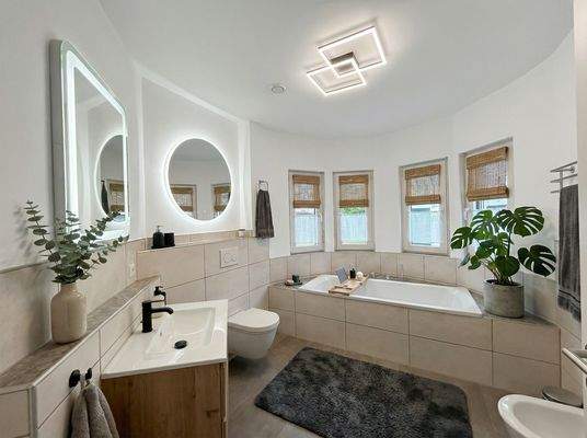 [KI-optimiertes Foto] Badezimmer EG