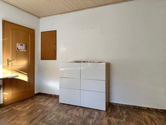 Kinderzimmer 2 im EG (Hochparterre)