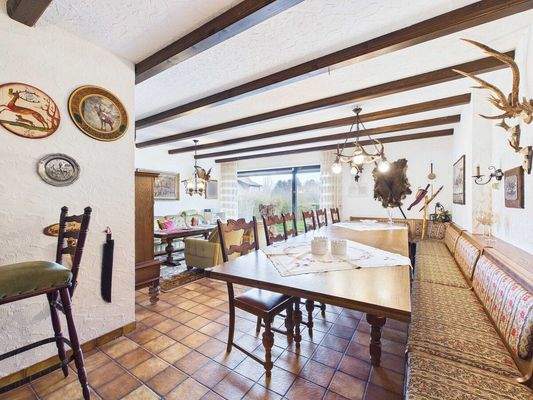 Vielseitiges Zweifamilienhaus in Wallerfangen 