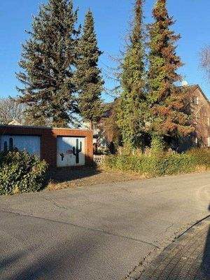 Garagen- und Hausansicht