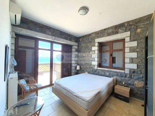 edff51e3f14b4f918b6f0b5788eb241c-original