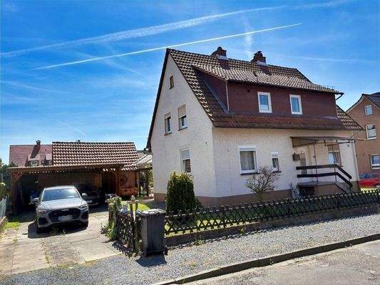 Vorder- und Seitenansicht