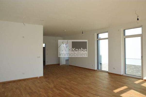 heller Wohn- und Essbereich