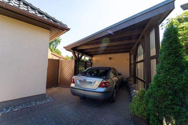 Außenansicht + Garten