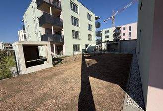 Haus_1_Top_4_Garten_seitlich