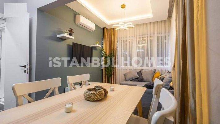 Furnished Corner Property in Istanbul Aksemsettin