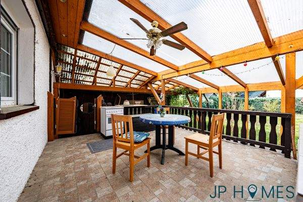 überdachte Terrasse