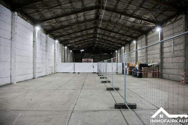 Blick in die Lagerhalle