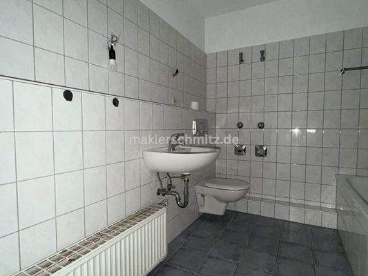 Badezimmer Ansicht 1