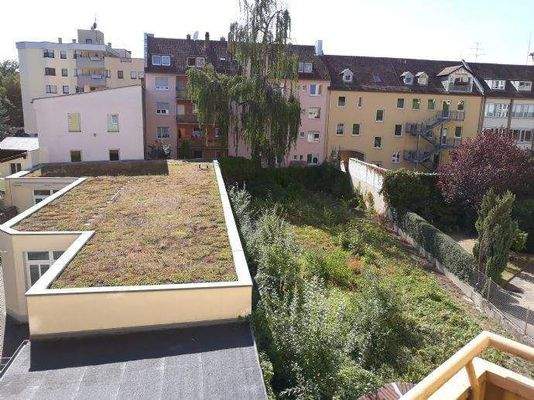 Balkon zur Gebäuderückseite