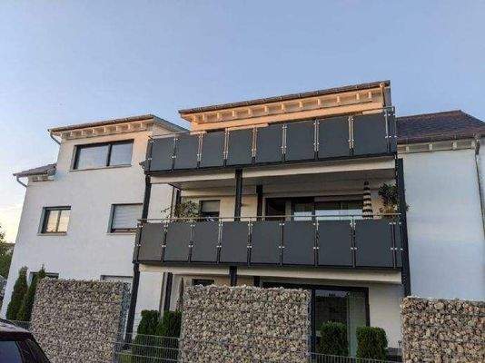 der oberste Balkon gehört zur Wohnung