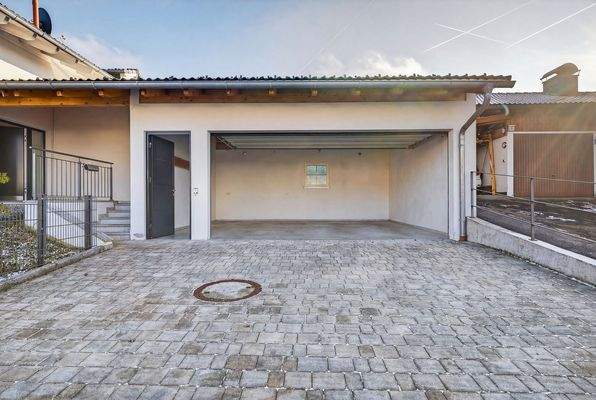 Doppelgarage-Parken-Hauszugang