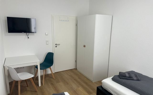 WG Zimmer Stuttgart Obertürkheim Zimmer 3 bei urbanbnb  4.jpeg