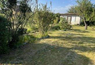 Gartenhaus + Grundstück