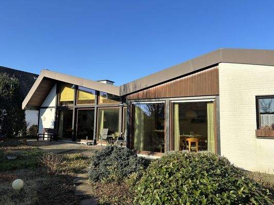 Blick auf die Terrasse am Wohn-/Essbereich